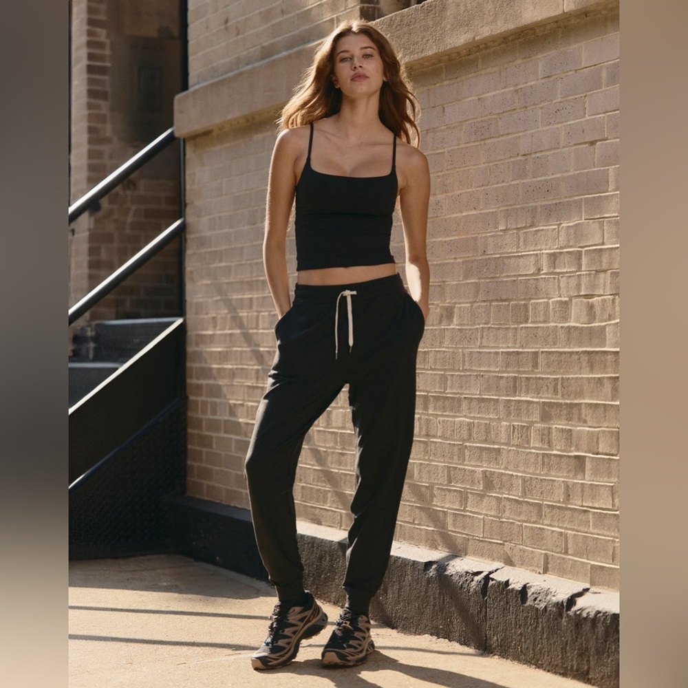 Vuori Performance Joggers Size XS Black DreamKnit Soft Lounge NWT - Picture 5 of 9